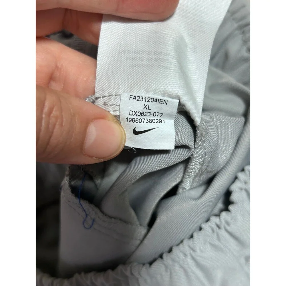 Nike Men's sz XL Club Woven Tapered Leg Pants Standard Fit Grey DX0623-077